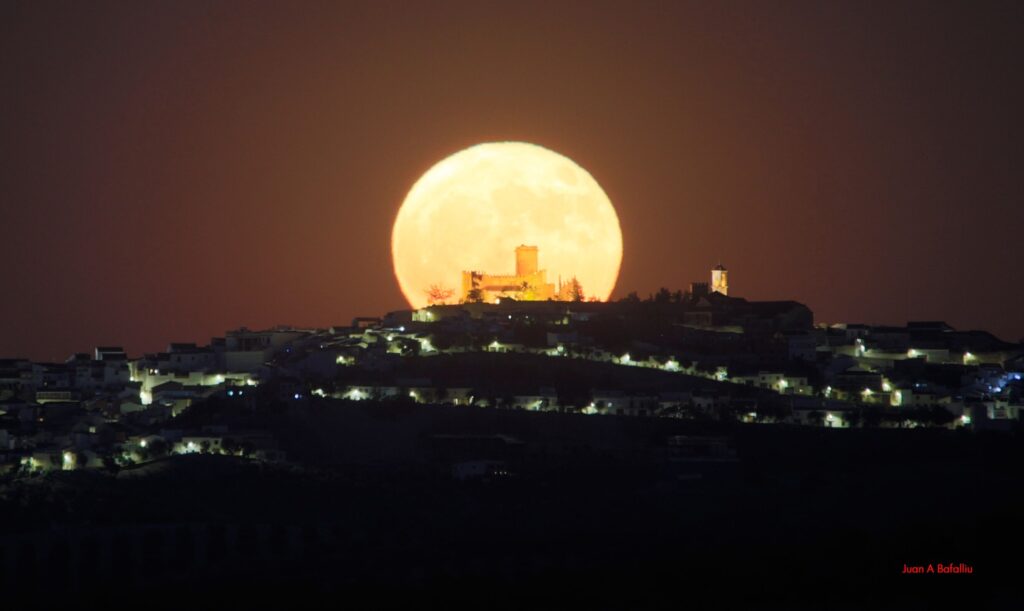 Super Luna Castillo Ducal de Espejo 2023